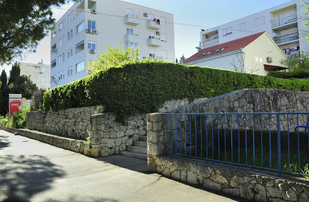 Green Garden Apartment Split Exterior photo