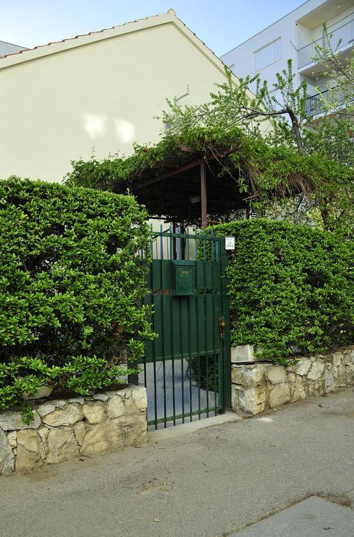Green Garden Apartment Split Exterior photo