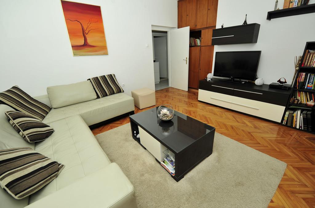 Green Garden Apartment Split Exterior photo